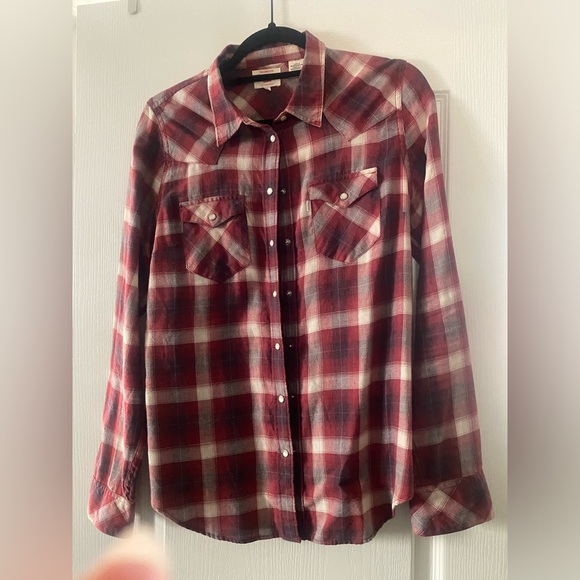 Women’s Levi’s button shirt - Picture 5 of 7